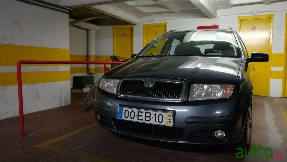 2007' Skoda Fabia Break photo #1