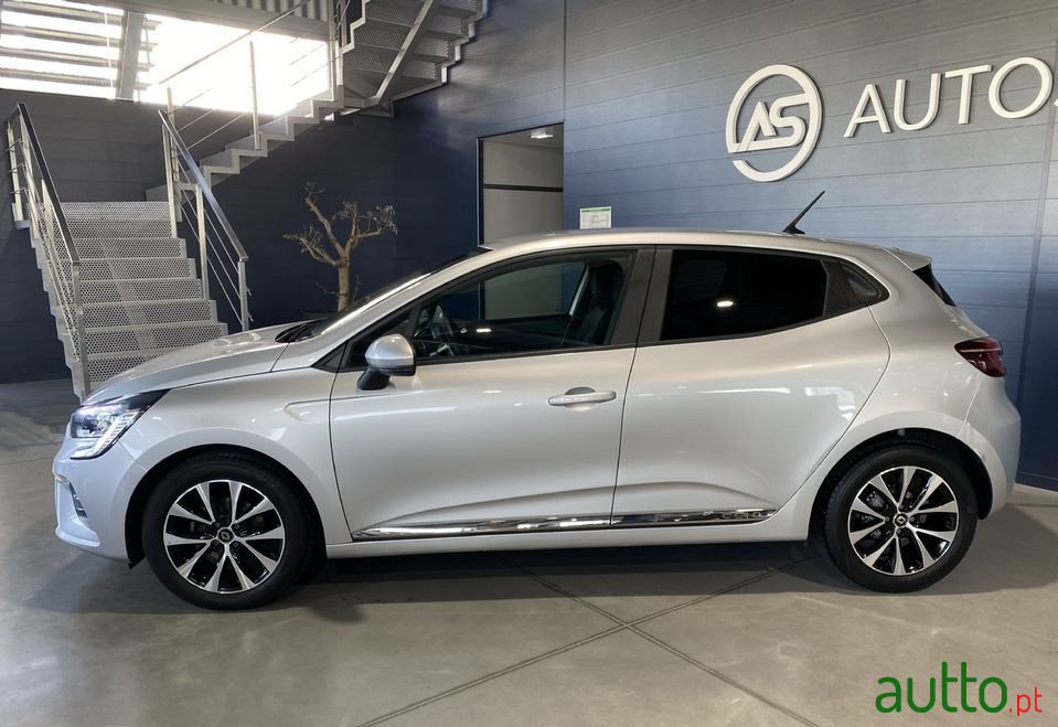 2020' Renault Clio photo #2