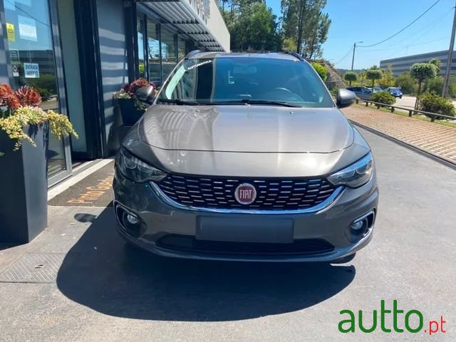 2018' Fiat Tipo Station Wagon photo #2