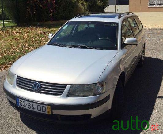 2000' Volkswagen Passat Variant photo #4