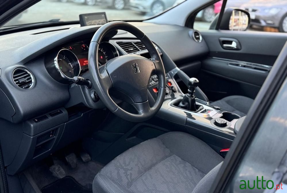 2013' Peugeot 3008 1.6 Hdi Active photo #6