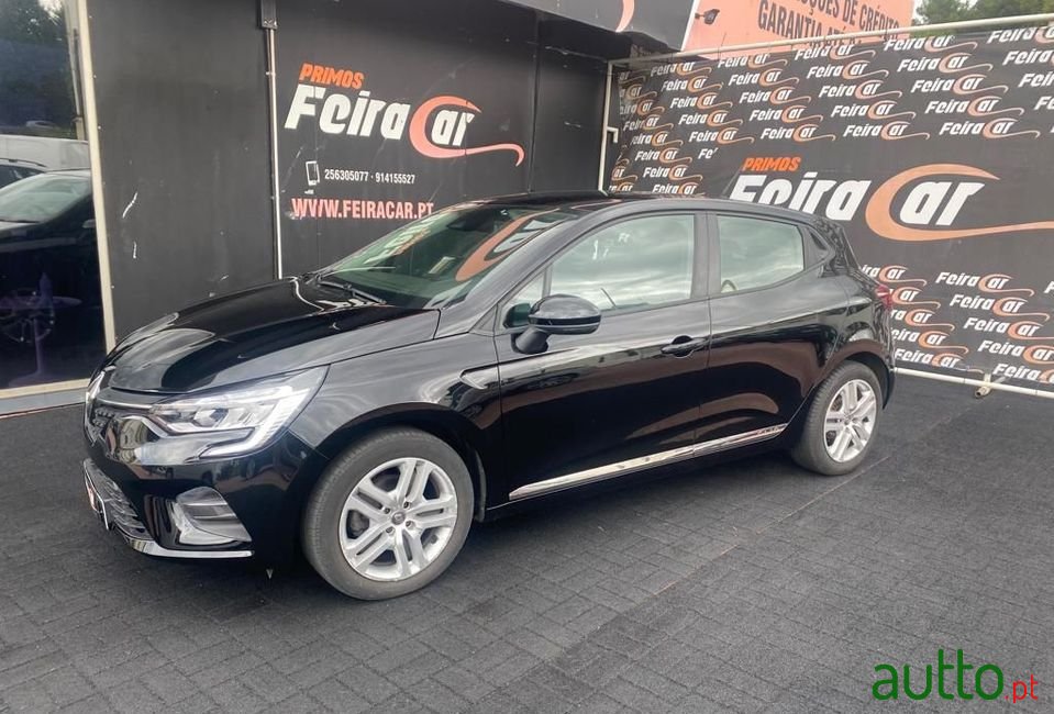 2019' Renault Clio photo #2