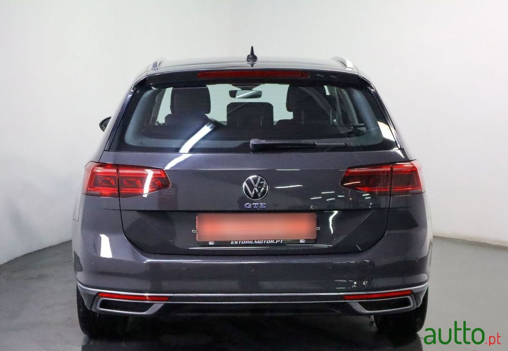 2020' Volkswagen Passat Variant photo #4