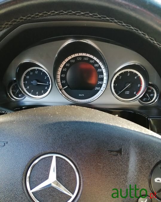 2009' Mercedes-Benz E-250 photo #4