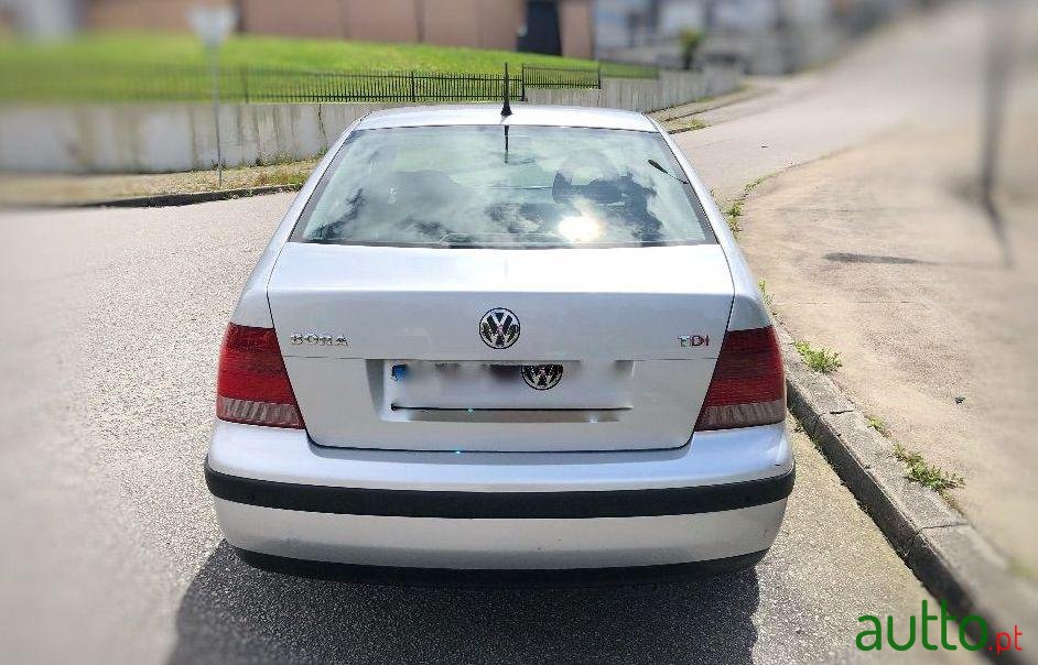 2001' Volkswagen Bora photo #3