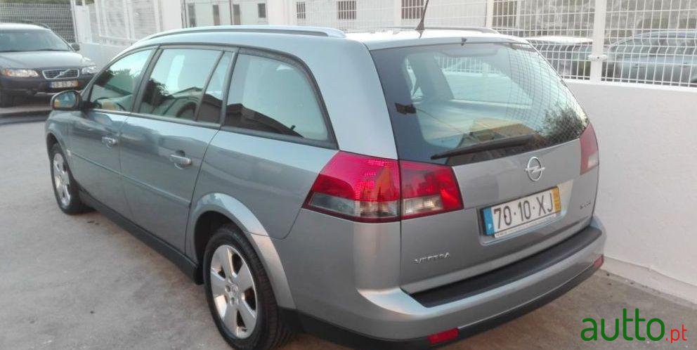 2004' Opel Vectra Caravan photo #2