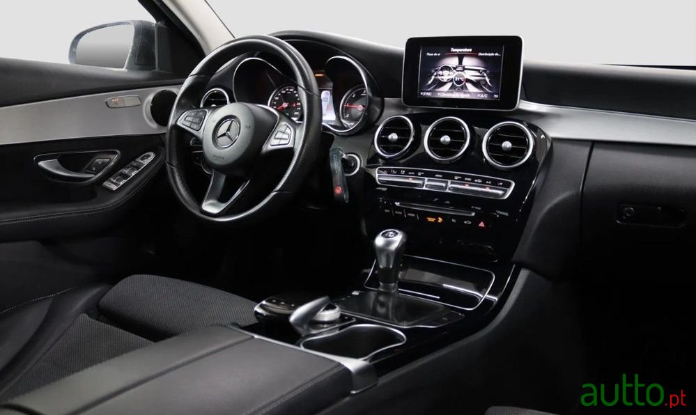 2016' Mercedes-Benz Classe C photo #6