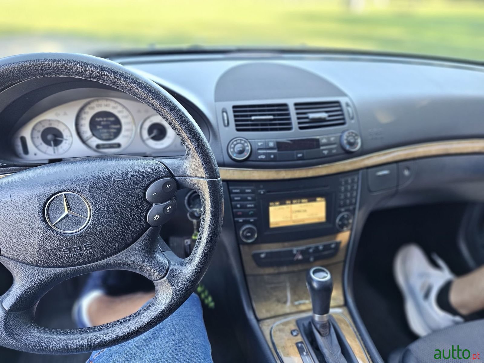 2009' Mercedes-Benz E-220 photo #6