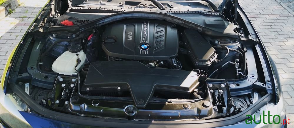 2013' BMW Série 3 D Touring photo #5