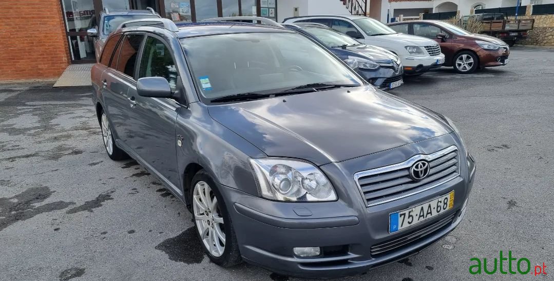 2005' Toyota Avensis Sw photo #3