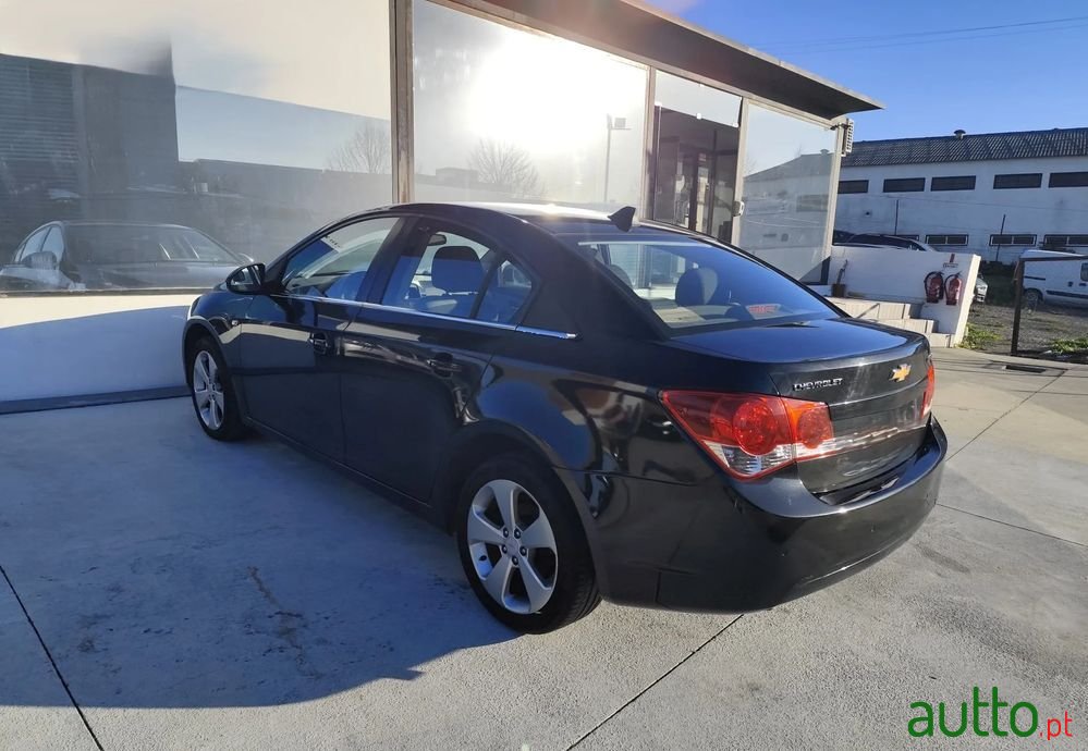 2010' Chevrolet Cruze 1.6 Ls photo #6