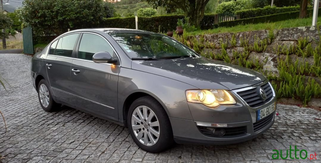 2006' Volkswagen Passat photo #2