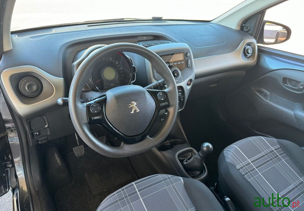 2017' Peugeot 108 1.0 Vti Style photo #2