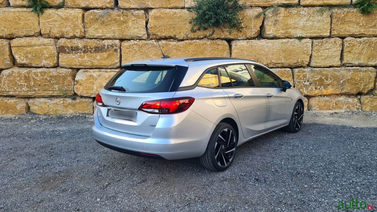 2018' Opel Astra Sports Tourer photo #2