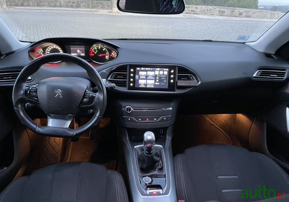 2014' Peugeot 308 Sw photo #6