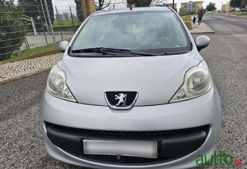 2008' Peugeot 107 1.0 Urban photo #2