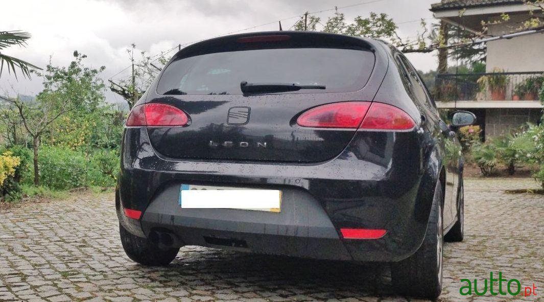 2006' SEAT Leon photo #2