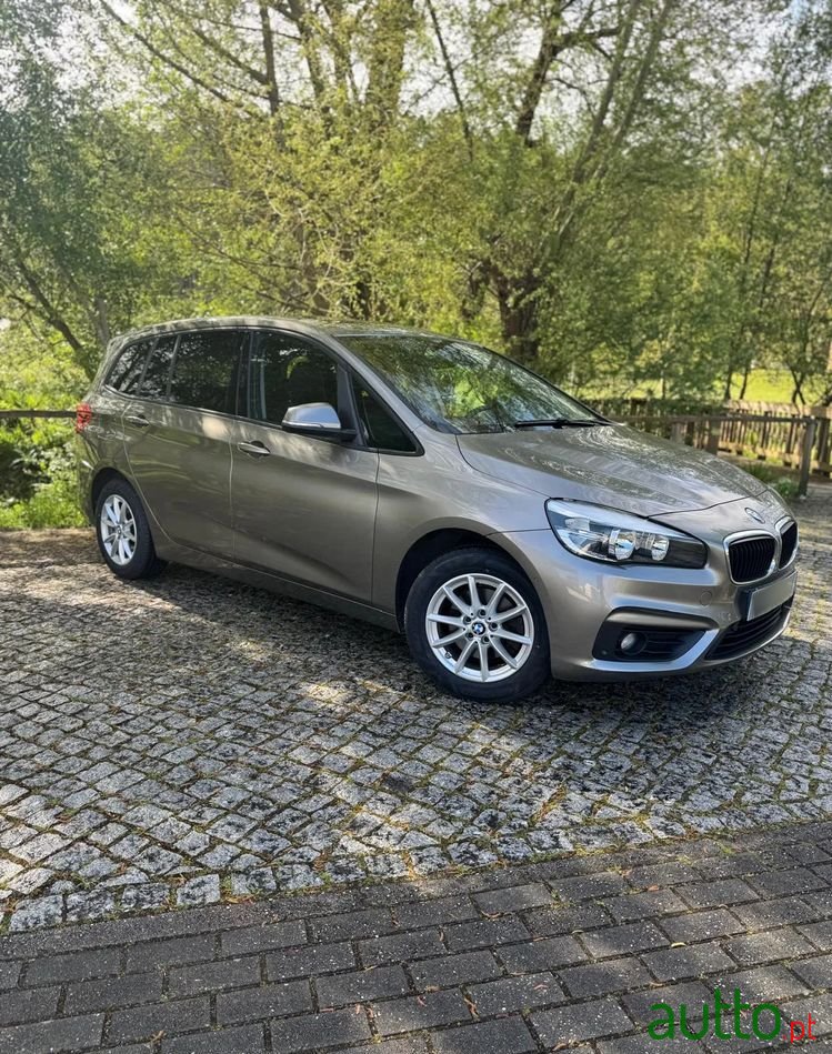 2016' BMW Série 2 D 7L Advantage photo #1