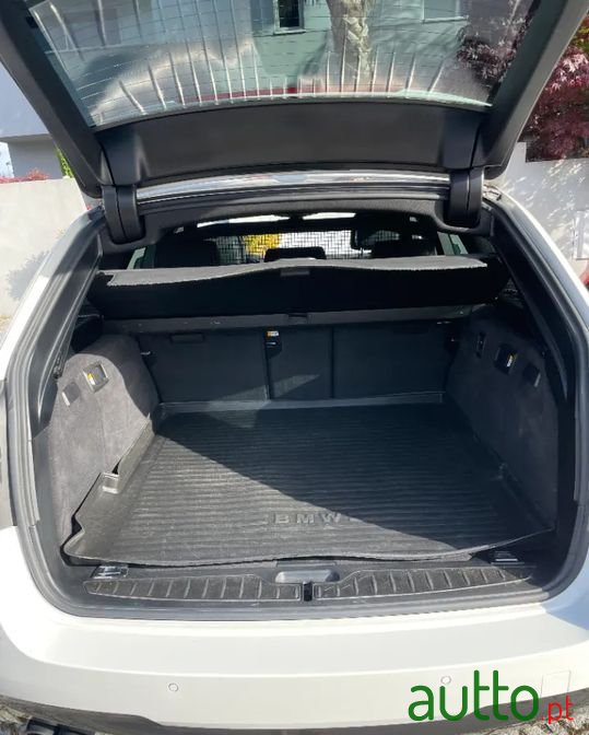 2010' BMW 520 photo #6