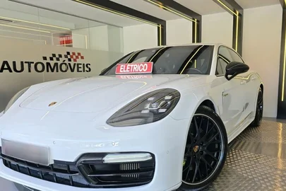 2017' Porsche Panamera 4 E-Hybrid