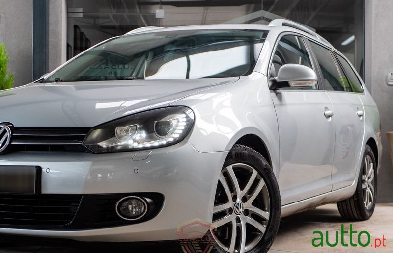 2013' Volkswagen Golf Variant photo #2