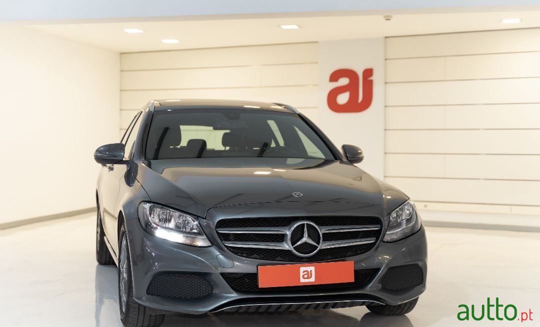 2017' Mercedes-Benz C-200 photo #1