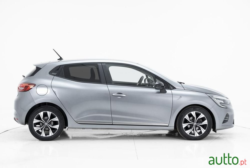 2023' Renault Clio photo #2