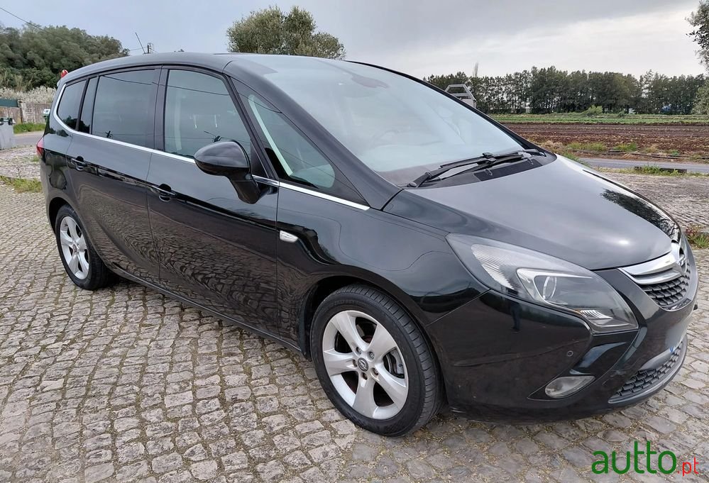 2014' Opel Zafira 1.6 Cdti Executive photo #5
