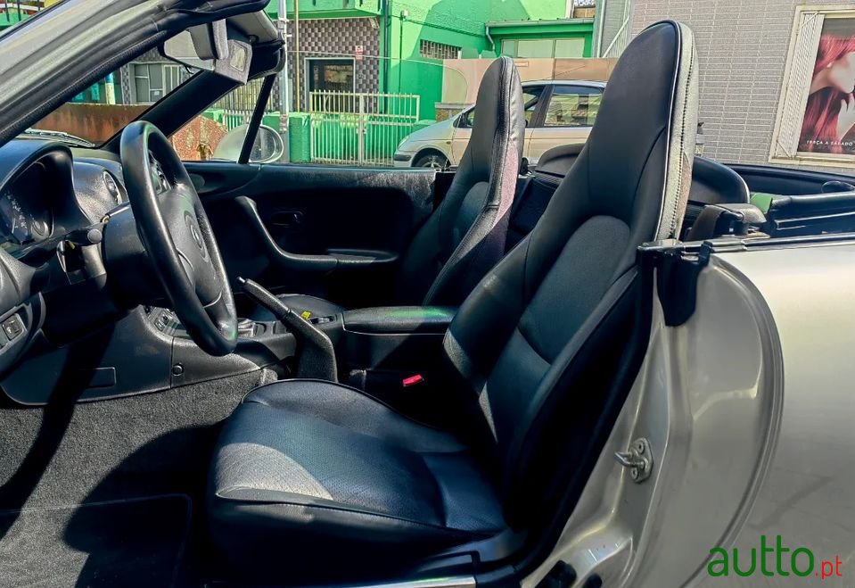 2000' Mazda MX-5 photo #5