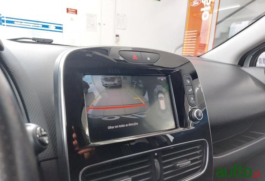 2016' Renault Clio Sport Tourer photo #6