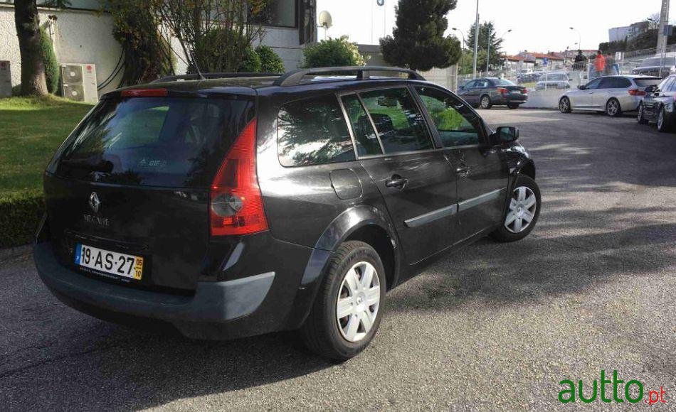 2005' Renault Megane Break photo #2