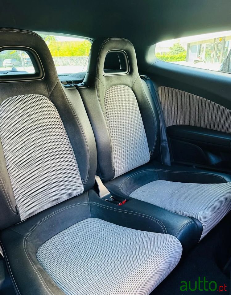 2011' Volkswagen Scirocco photo #6