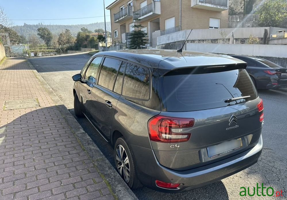 2017' Citroen C4 Grand Picasso photo #6