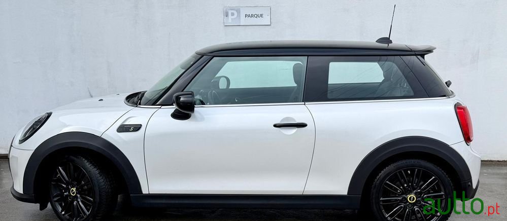 2023' MINI Cooper 3 Portas photo #5