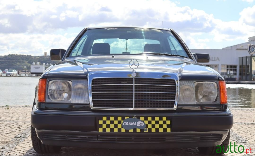 1990' Mercedes-Benz 300 photo #2