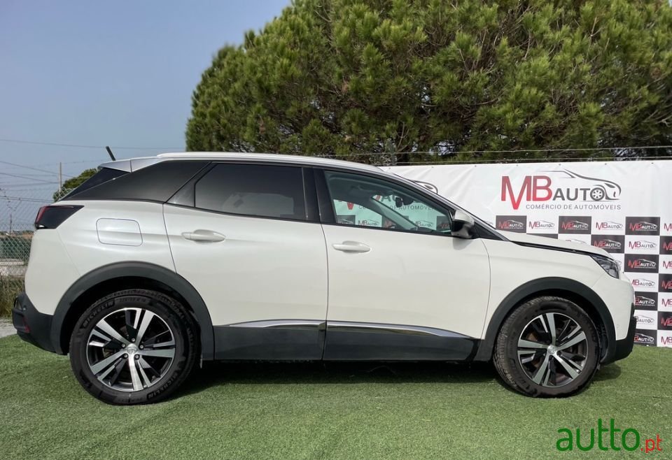2019' Peugeot 3008 photo #6