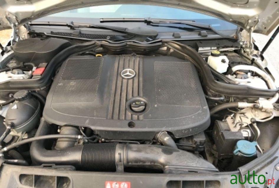 2012' Mercedes-Benz C-200 photo #2