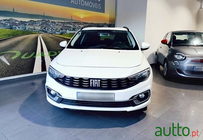2021' Fiat Tipo Station Wagon photo #2