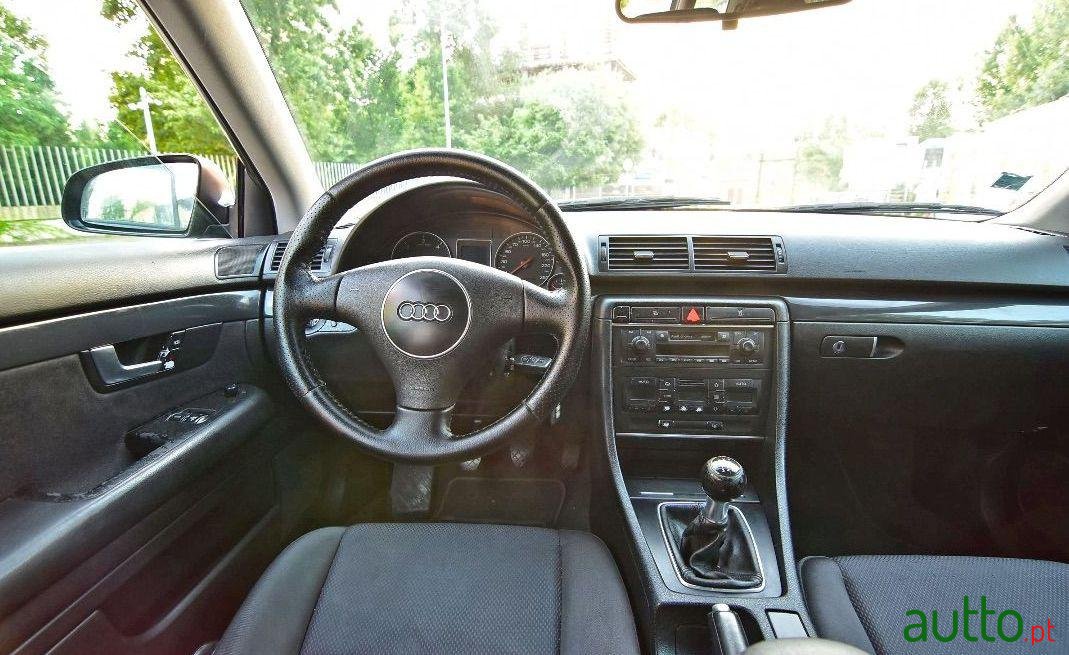 2002' Audi A4-Avant Sline 1.9 Tdi 130Cv photo #2