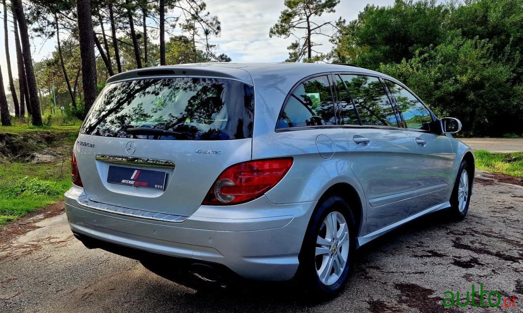 2009' Mercedes-Benz R-350 photo #4