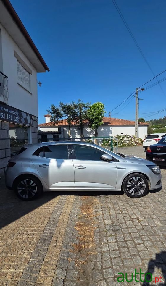 2019' Renault Megane Sport Tourer photo #2