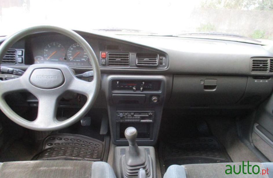 1989' Mazda 626 photo #2