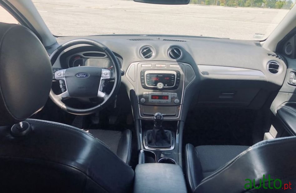 2010' Ford Mondeo Sw photo #5