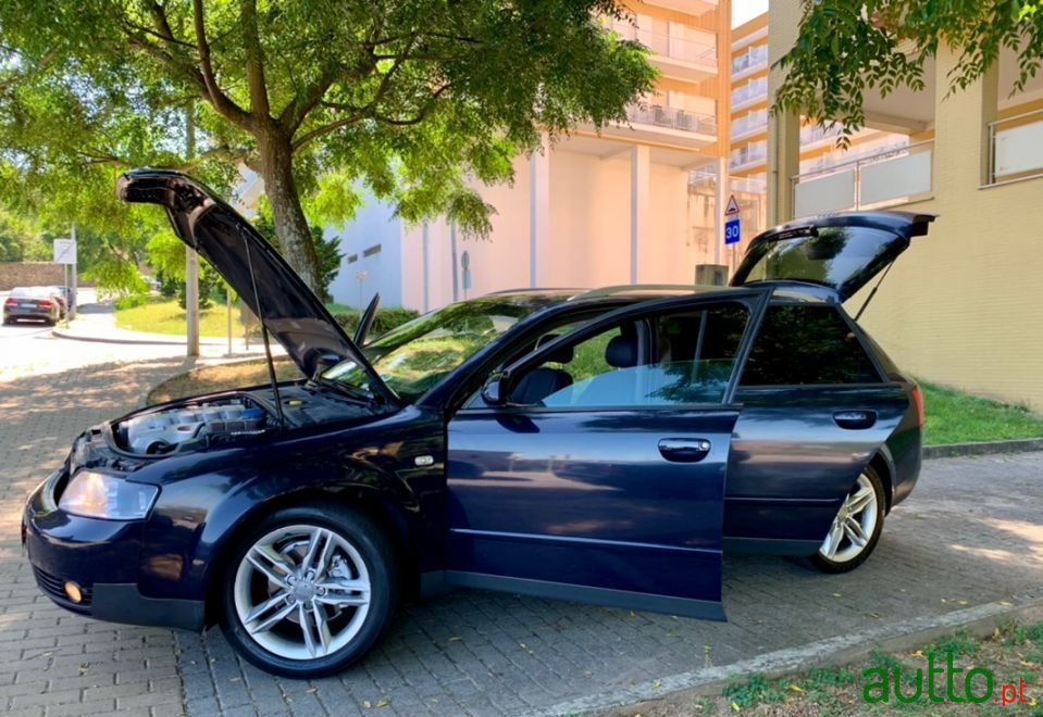 2002' Audi A4 Avant photo #3