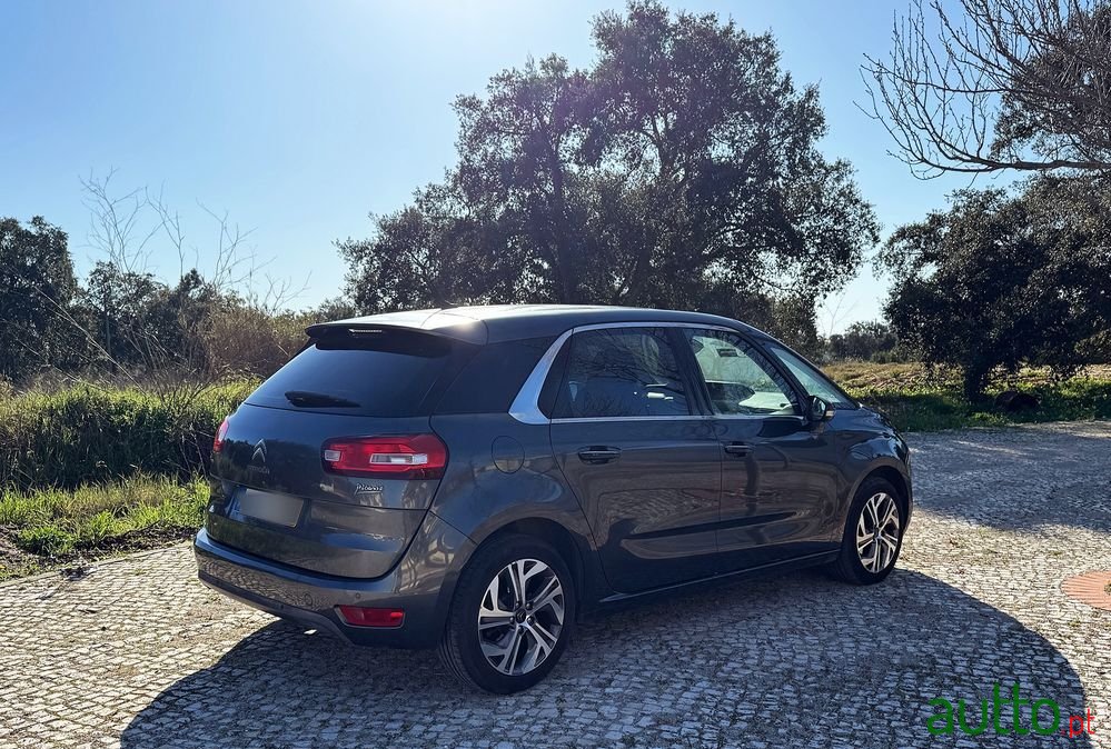 2016' Citroen C4 Picasso photo #2