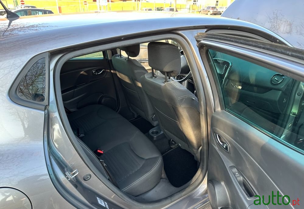 2014' Renault Clio photo #5