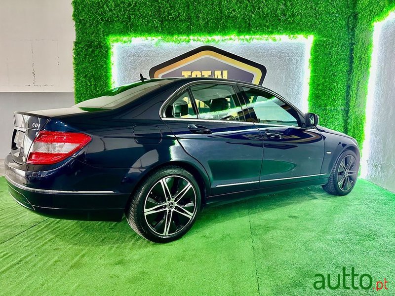 2007' Mercedes-Benz Classe C photo #2