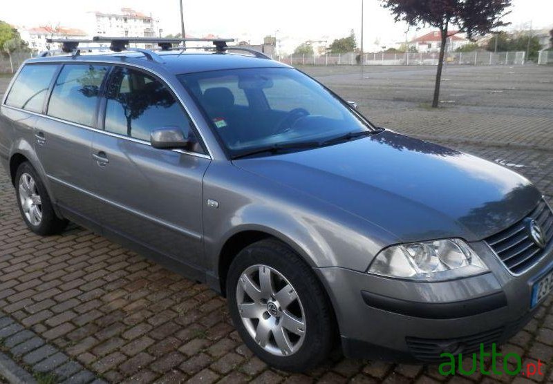 2003' Volkswagen Passat Variant photo #4