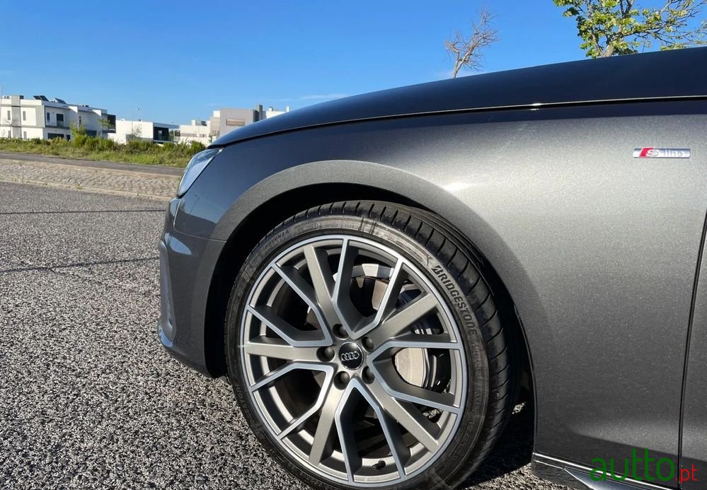 2020' Audi A4 Avant photo #2