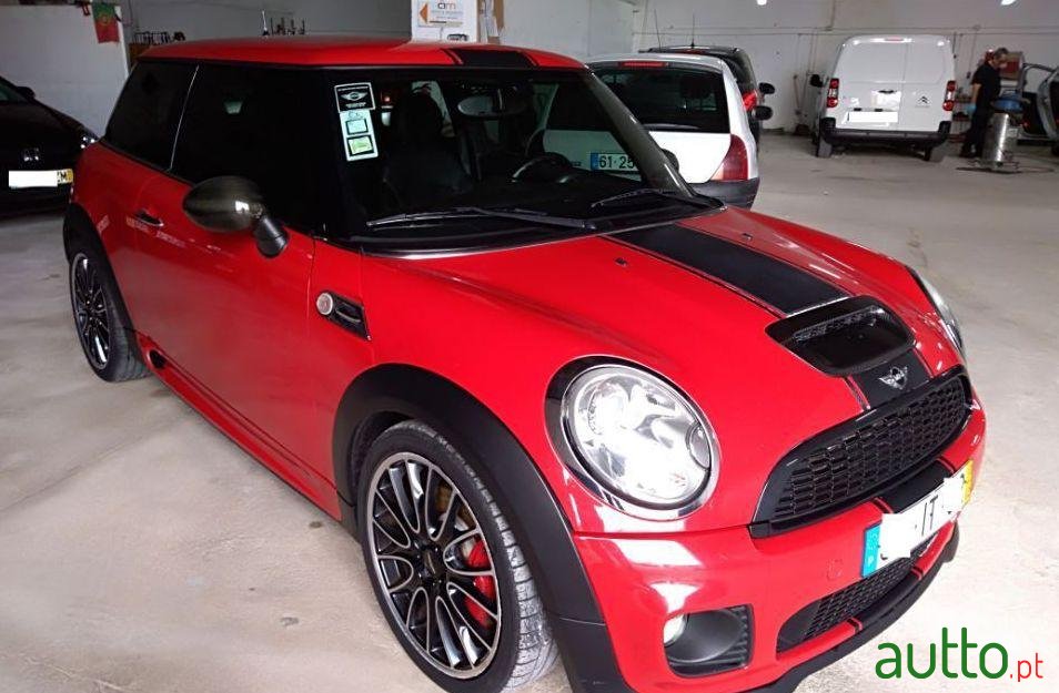 2010' MINI John Cooper Works photo #3